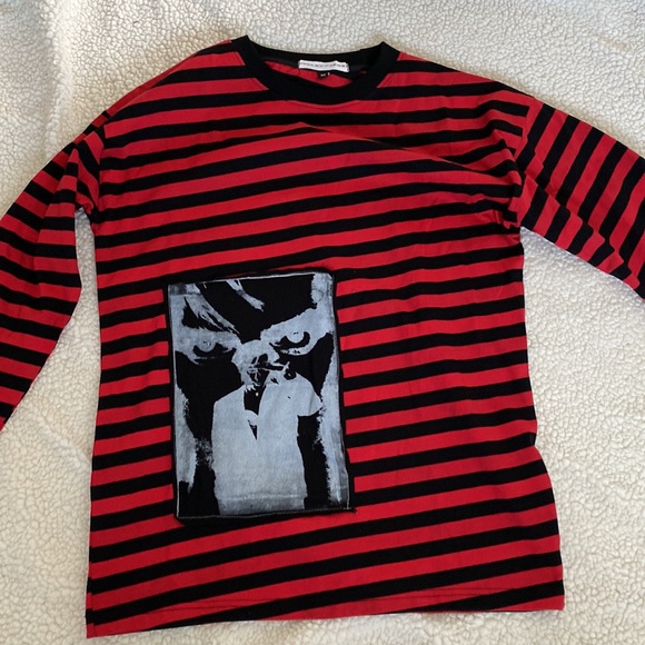 No name brand long sleeved shirt with detailed prints - Picture 2 of 6